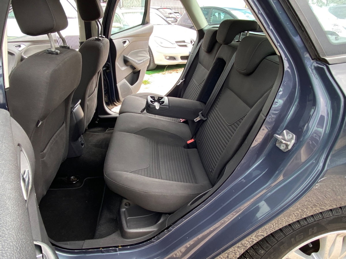 Ford Focus Station Wagon 1.6 TDCi 115 CV SW Titanium (19)