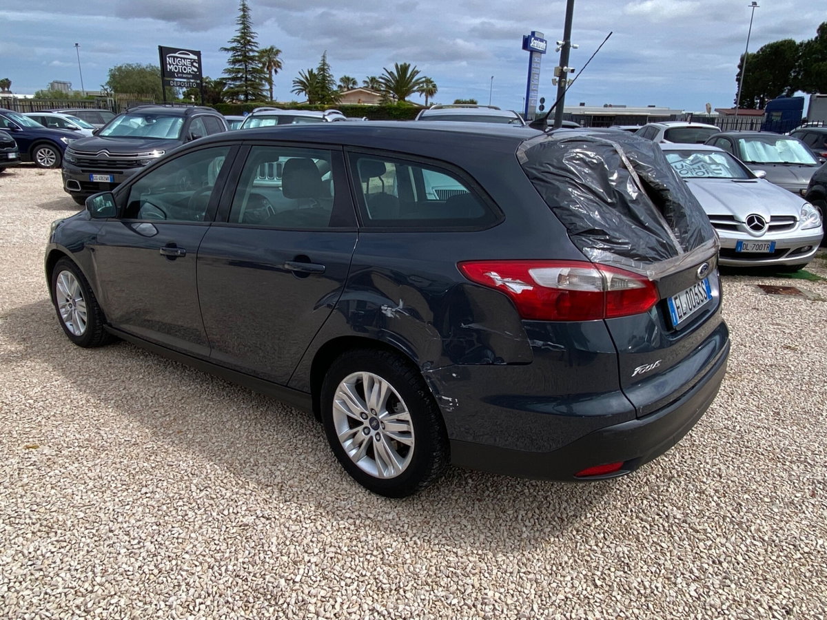Ford Focus Station Wagon 1.6 TDCi 115 CV SW Titanium (3)