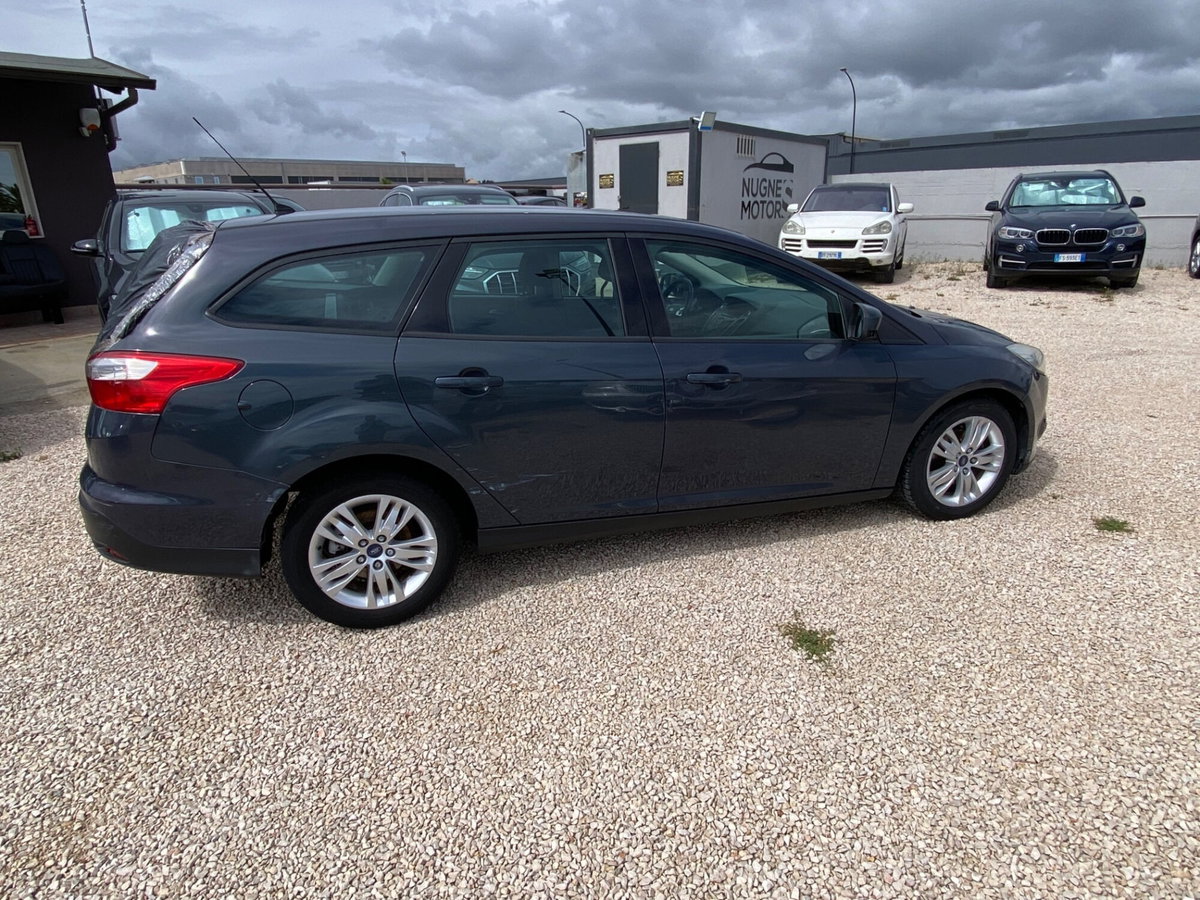 Ford Focus Station Wagon 1.6 TDCi 115 CV SW Titanium (6)