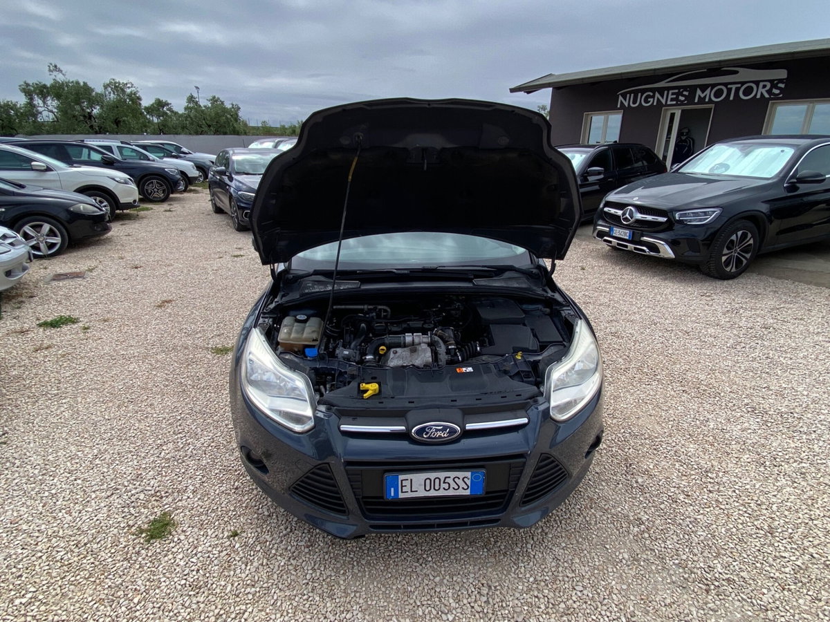 Ford Focus Station Wagon 1.6 TDCi 115 CV SW Titanium (9)
