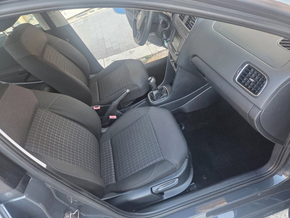 Volkswagen Polo 1.4 TDI 5p. Comfortline BlueMotion Technology (12)