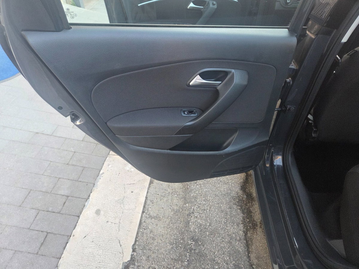 Volkswagen Polo 1.4 TDI 5p. Comfortline BlueMotion Technology (16)