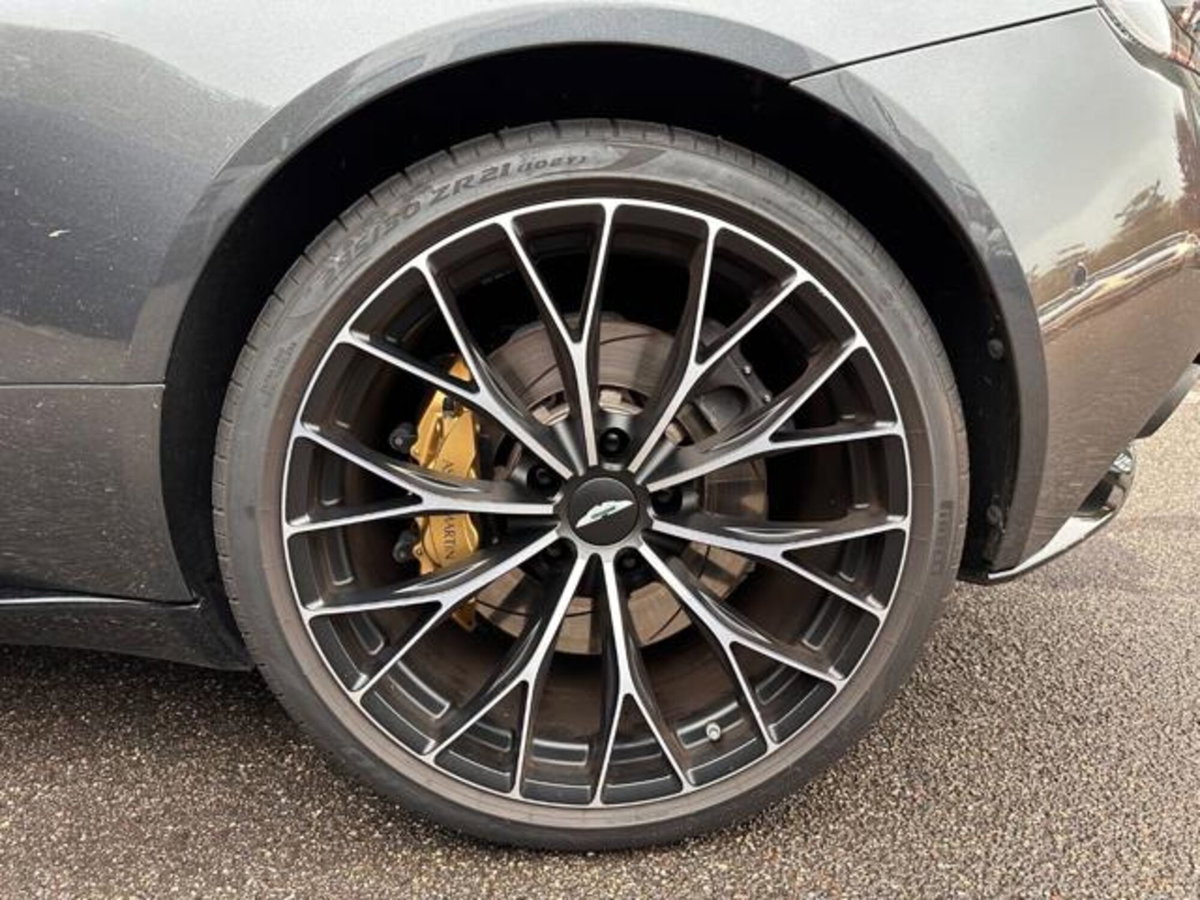 Aston Martin DB11 DB11 V8 Coupé (13)