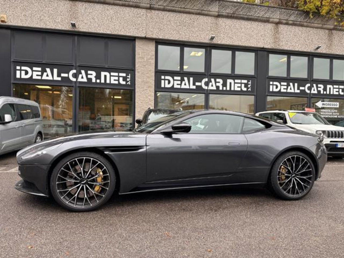 Aston Martin DB11 DB11 V8 Coupé (2)