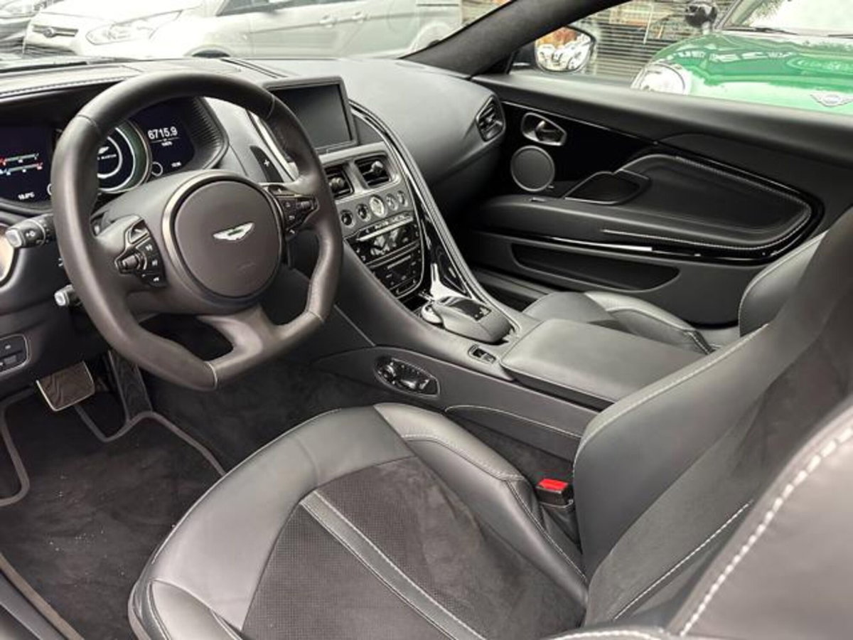 Aston Martin DB11 DB11 V8 Coupé (6)