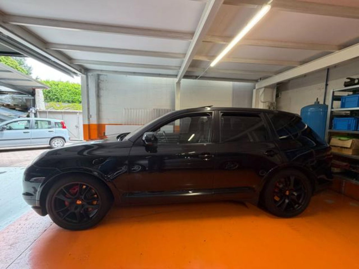 Porsche Cayenne 4.8 Turbo (2)