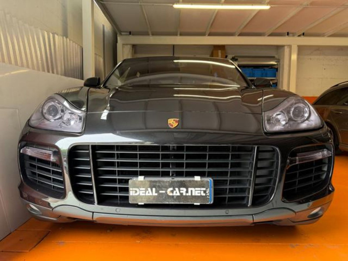 Porsche Cayenne 4.8 Turbo (4)
