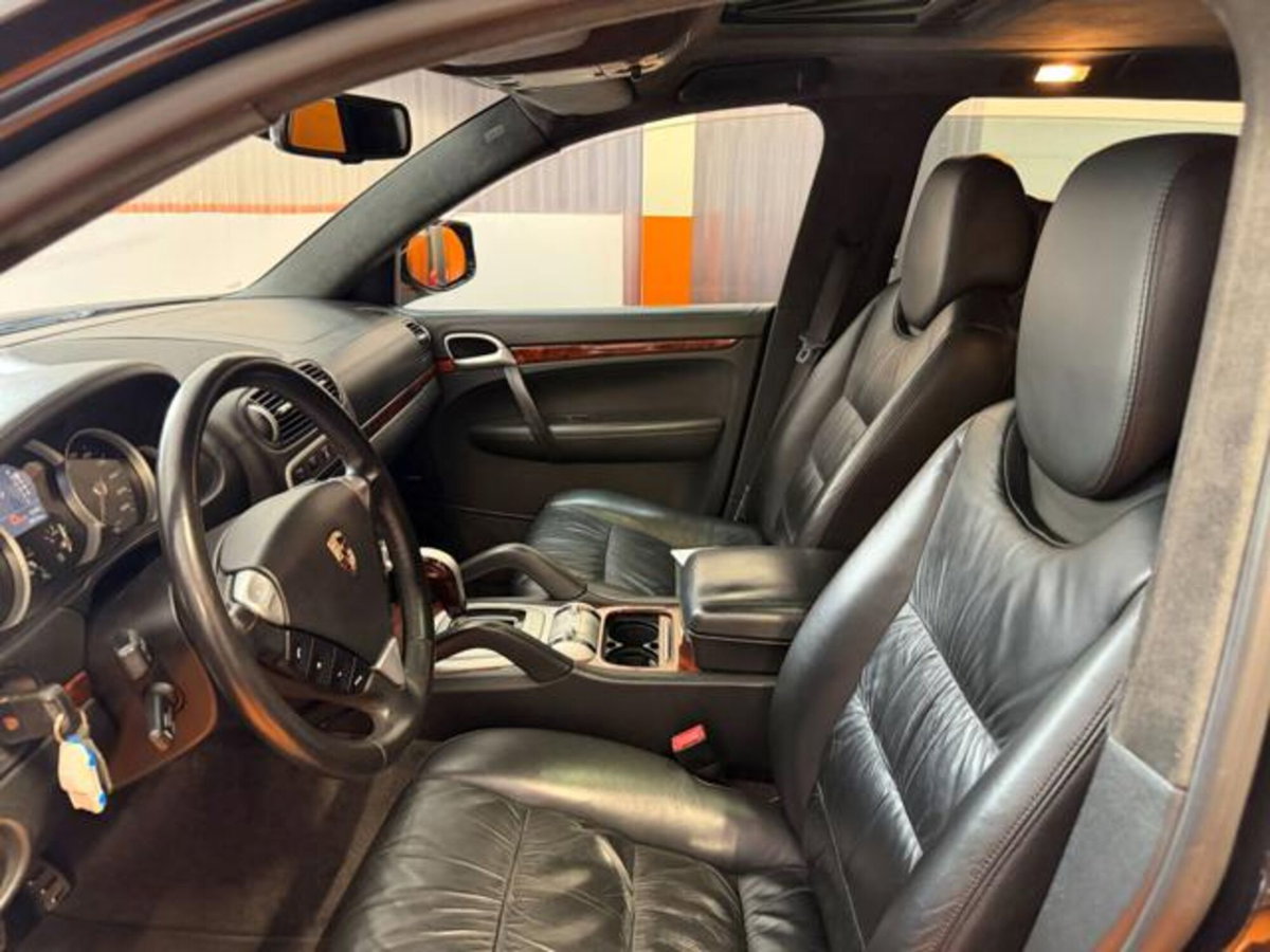 Porsche Cayenne 4.8 Turbo (6)