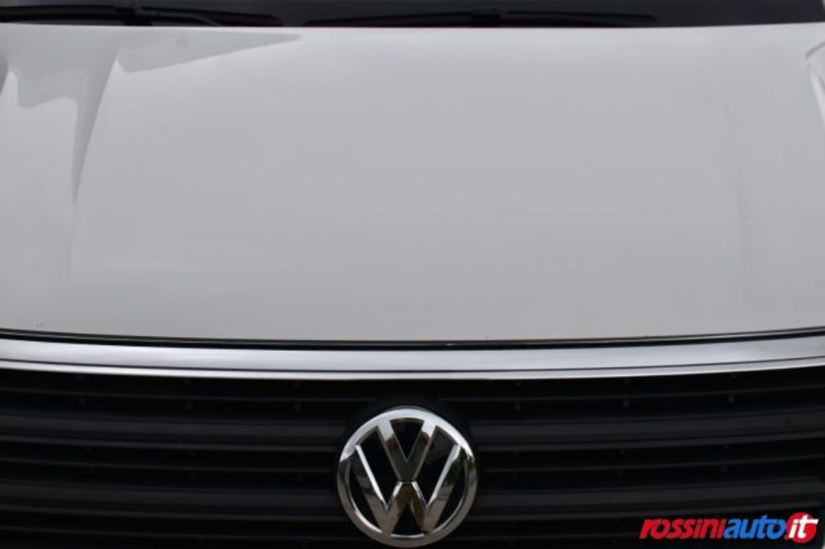 Volkswagen Veicoli Commerciali Crafter Furgone 35 2.0 tdi 140cv L3H3 Logistic auto (15)