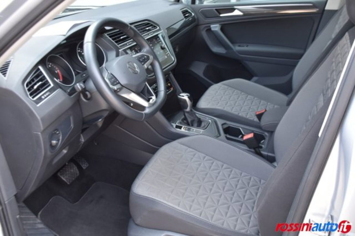 Volkswagen Tiguan 2.0 tdi Life 150cv dsg (11)