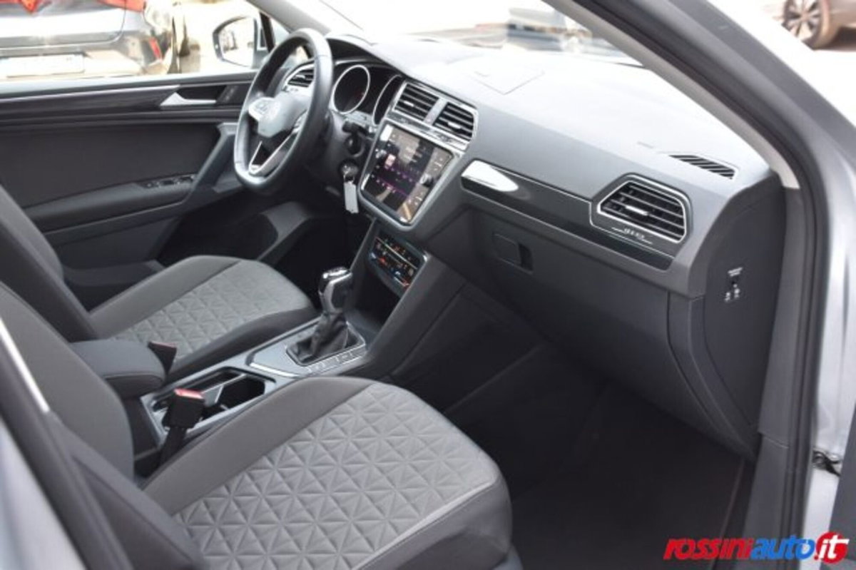 Volkswagen Tiguan 2.0 tdi Life 150cv dsg (14)