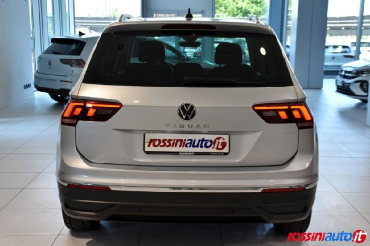 Volkswagen Tiguan 2.0 tdi Life 150cv dsg (4)