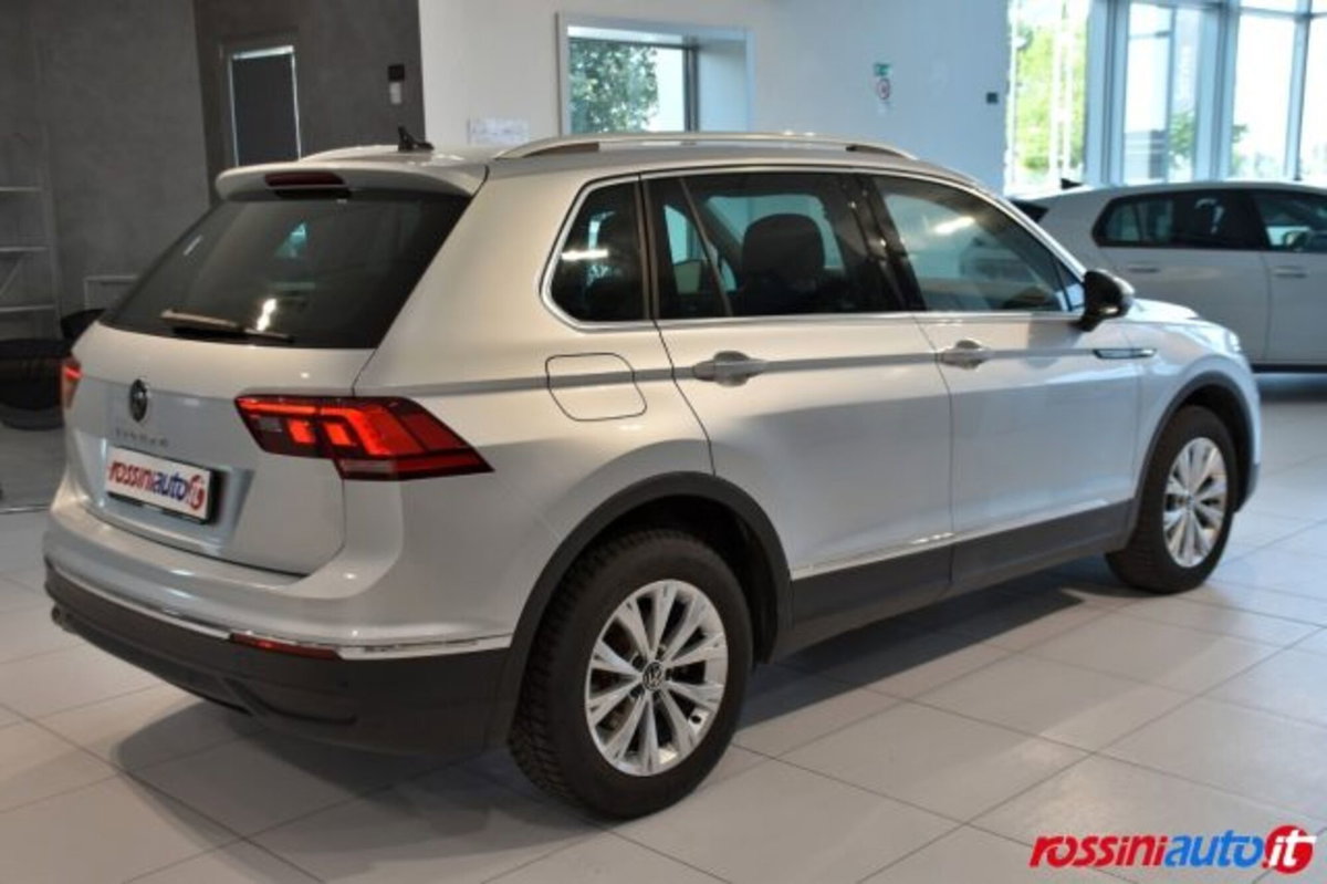 Volkswagen Tiguan 2.0 tdi Life 150cv dsg (5)