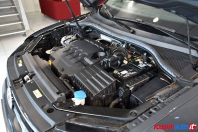 Volkswagen Tiguan 2.0 tdi R-Line 150cv dsg (15)