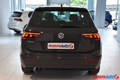 Volkswagen Tiguan 2.0 tdi R-Line 150cv dsg (4)