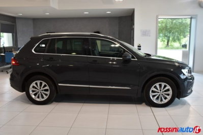 Volkswagen Tiguan 2.0 tdi R-Line 150cv dsg (6)