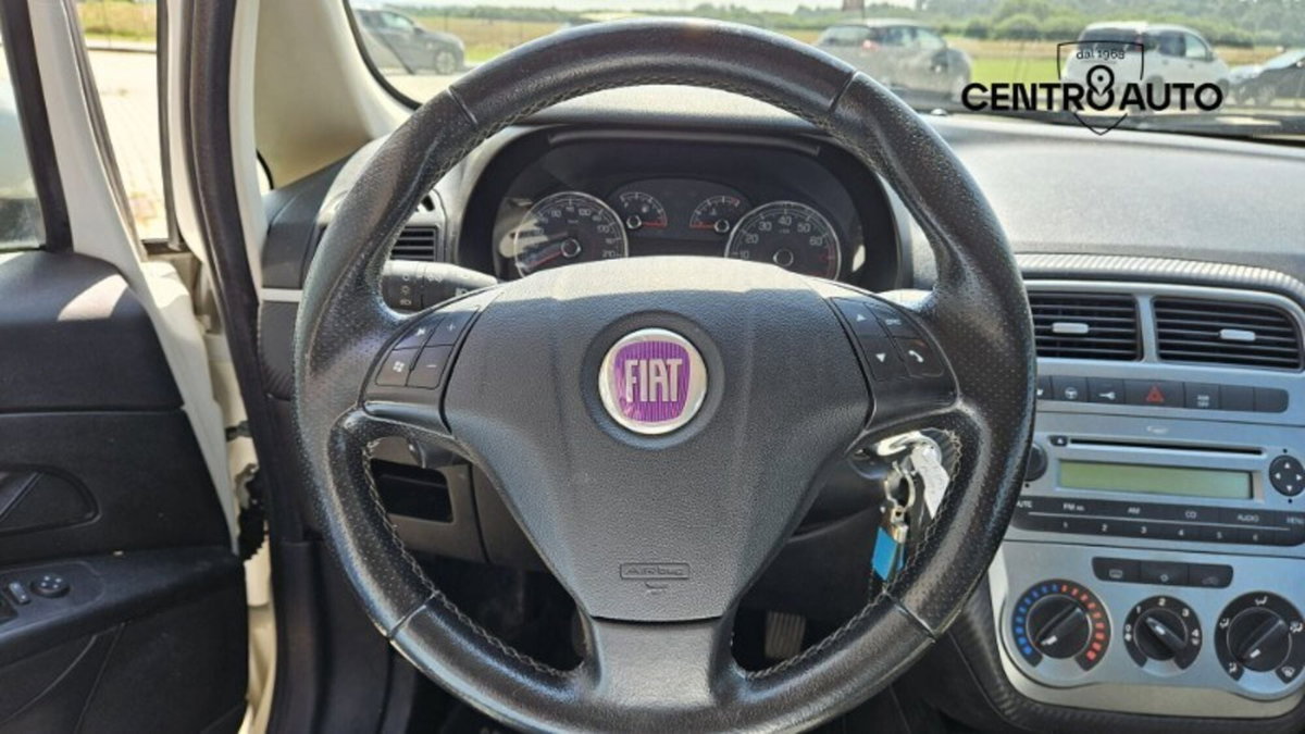 Fiat Grande Punto 1.4 T-Jet 16V 5 porte Emotion (12)