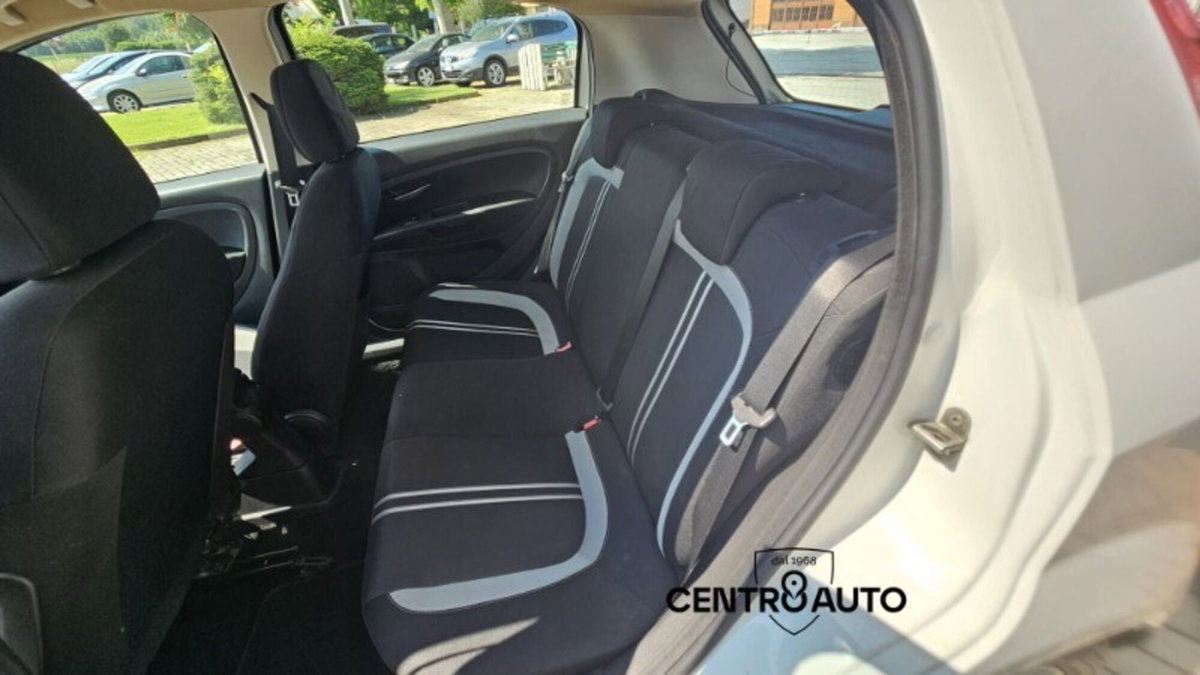 Fiat Grande Punto 1.4 T-Jet 16V 5 porte Emotion (15)