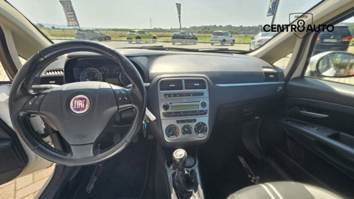 Fiat Grande Punto 1.4 T-Jet 16V 5 porte Emotion (16)
