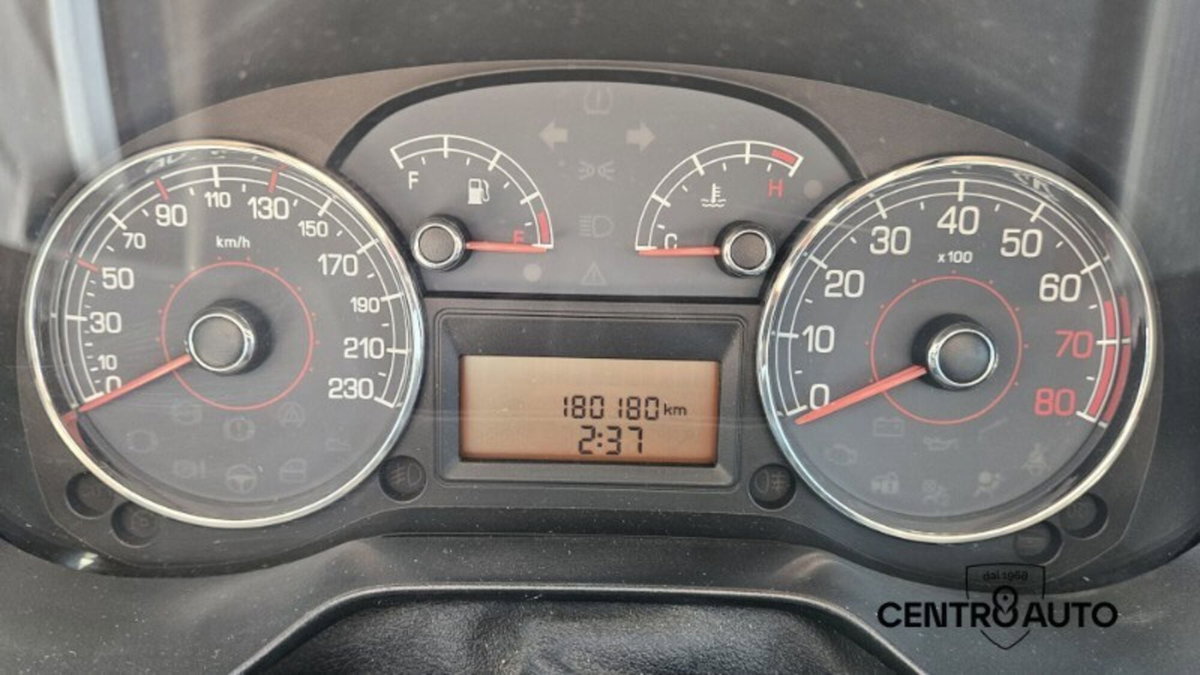 Fiat Grande Punto 1.4 T-Jet 16V 5 porte Emotion (8)