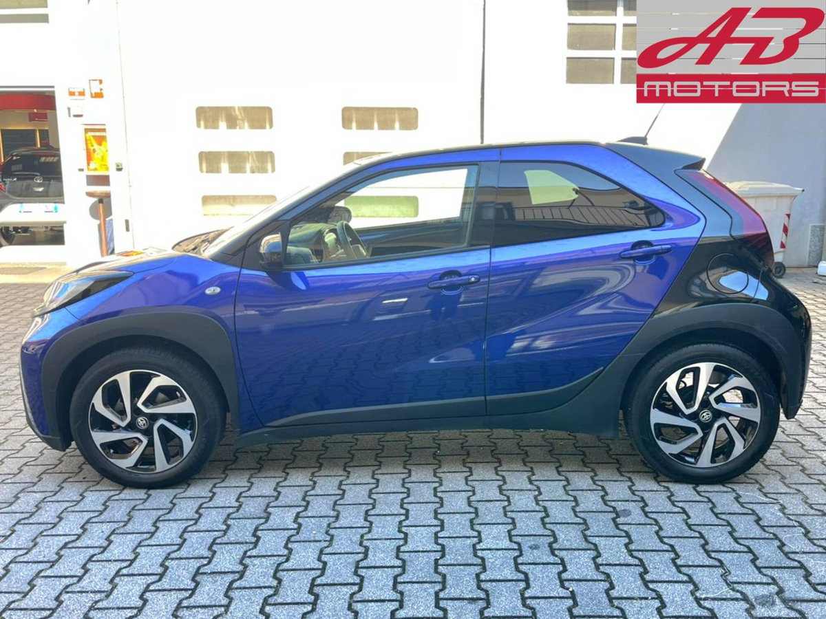 Toyota Aygo X 1.0 Trend 72cv (8)