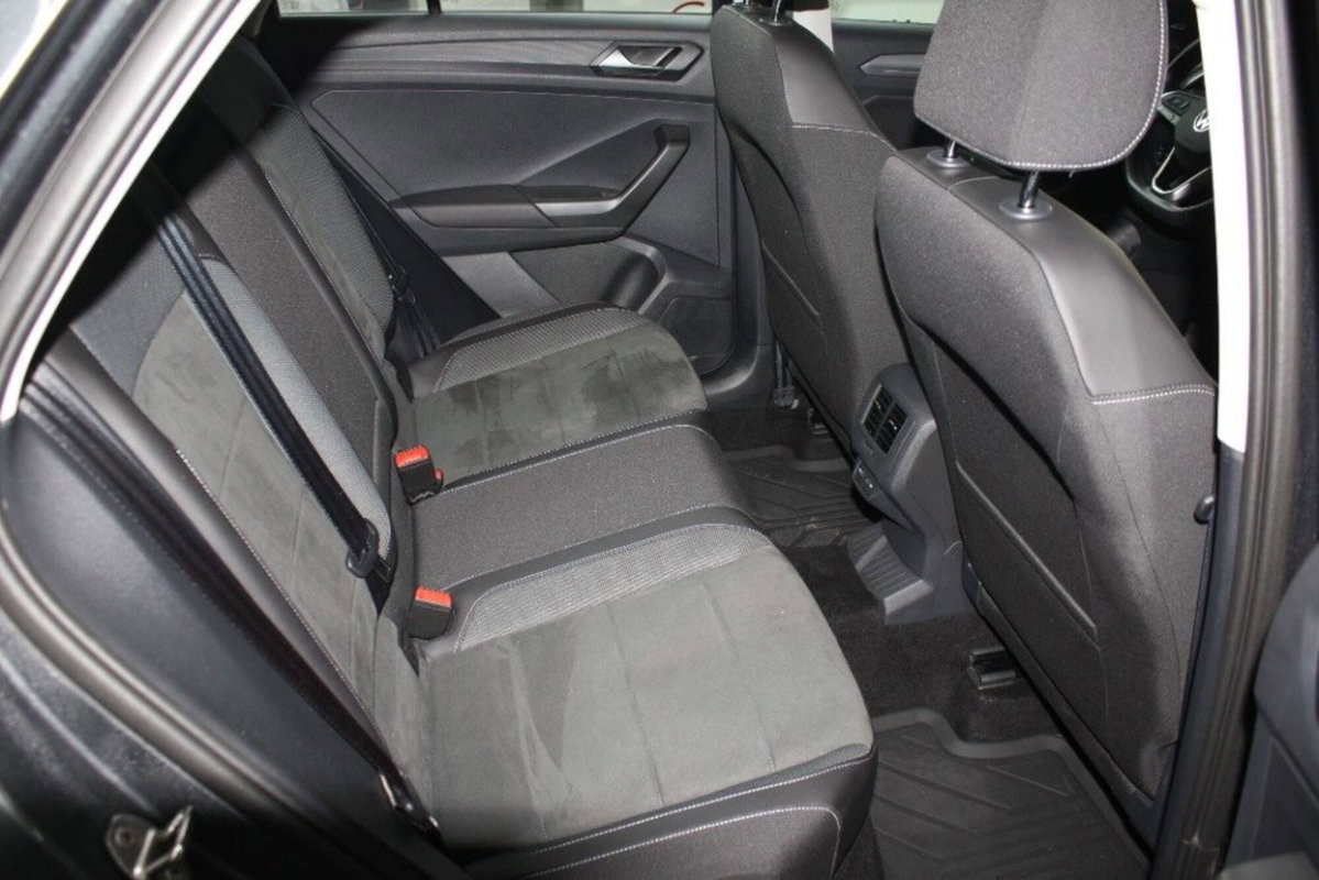 Volkswagen T-Roc 1.5 tsi Style dsg (9)