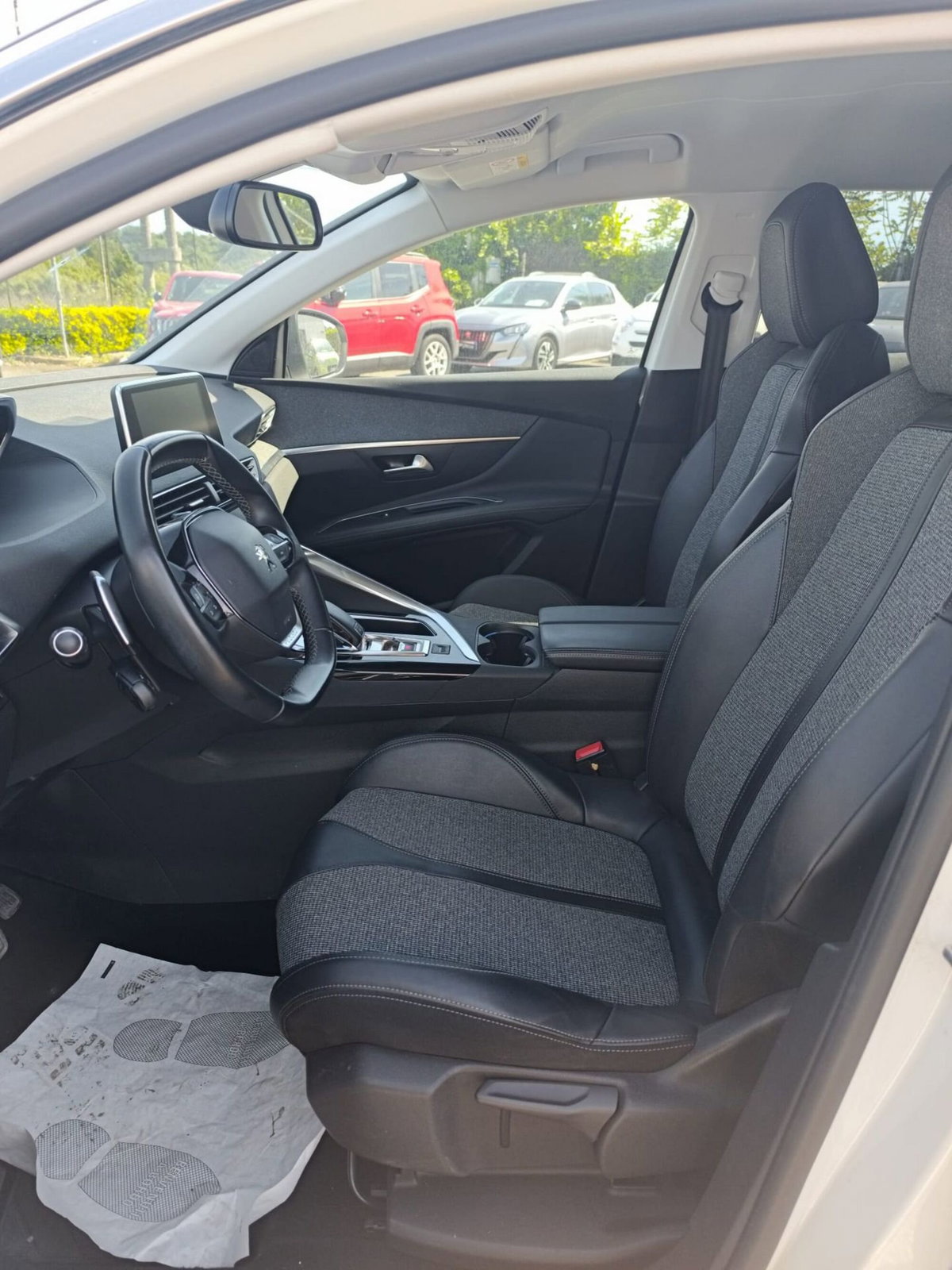 Peugeot 3008 PureTech Turbo 130 S&S EAT8 Active (11)
