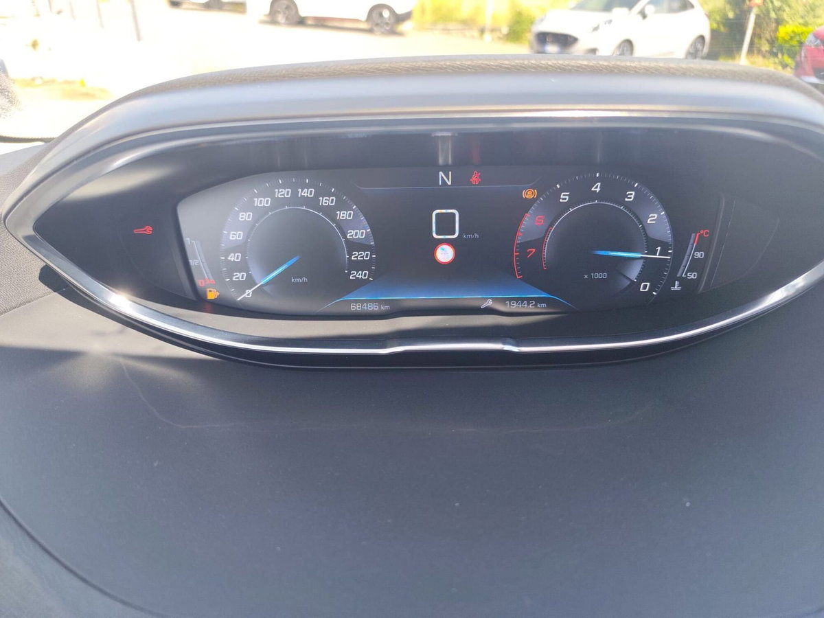 Peugeot 3008 PureTech Turbo 130 S&S EAT8 Active (9)