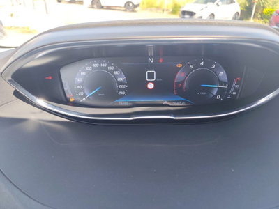 Peugeot 3008 PureTech Turbo 130 S&S EAT8 Active (9)