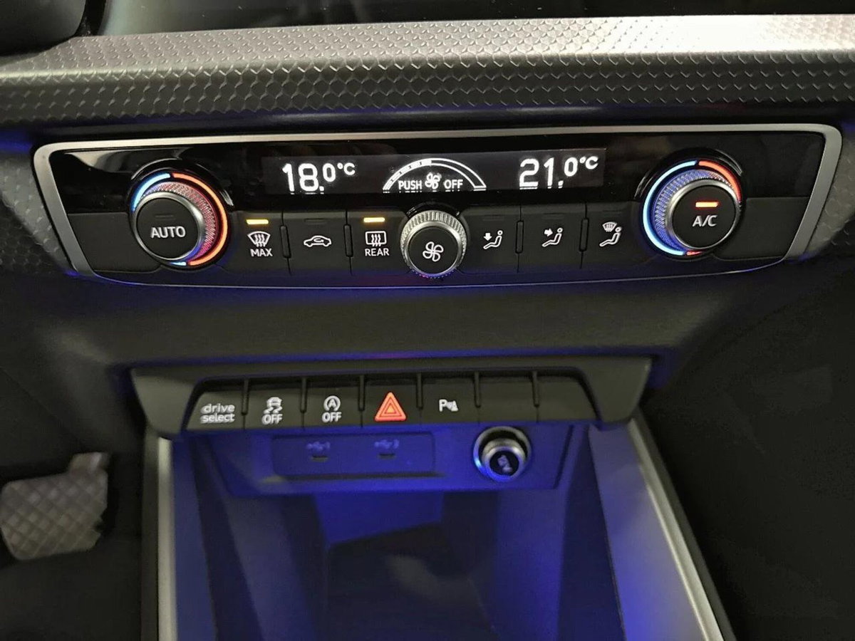 Audi A1 Sportback 30 TFSI Admired (6)