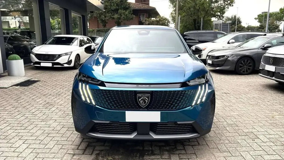 Peugeot 3008 1.2 hybrid Allure Business 145cv e-dcs6 (5)