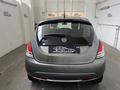 Lancia Ypsilon 1.2 69 CV 5 porte Gold (2)