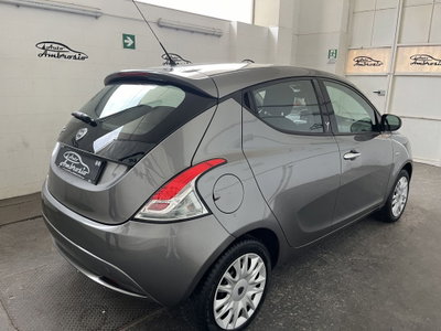 Lancia Ypsilon 1.2 69 CV 5 porte Gold (4)