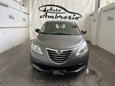 Lancia Ypsilon 1.2 69 CV 5 porte Gold (5)