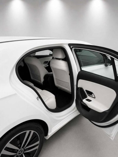 Mercedes-Benz Classe A Sedan 180 d Automatic 4p. Business (12)