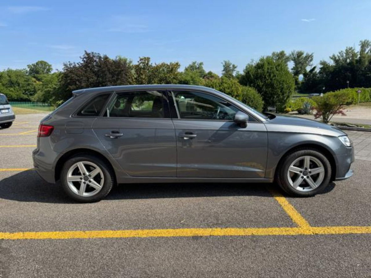 Audi A3 Sportback 35 TDI S tronic Business (7)