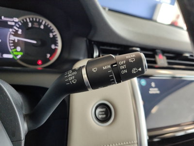 Land Rover Discovery Sport 2.0 Si4 200 CV AWD Auto SE (18)