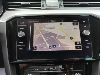 Volkswagen Passat Variant 2.0 TDI SCR EVO DSG Business (9)
