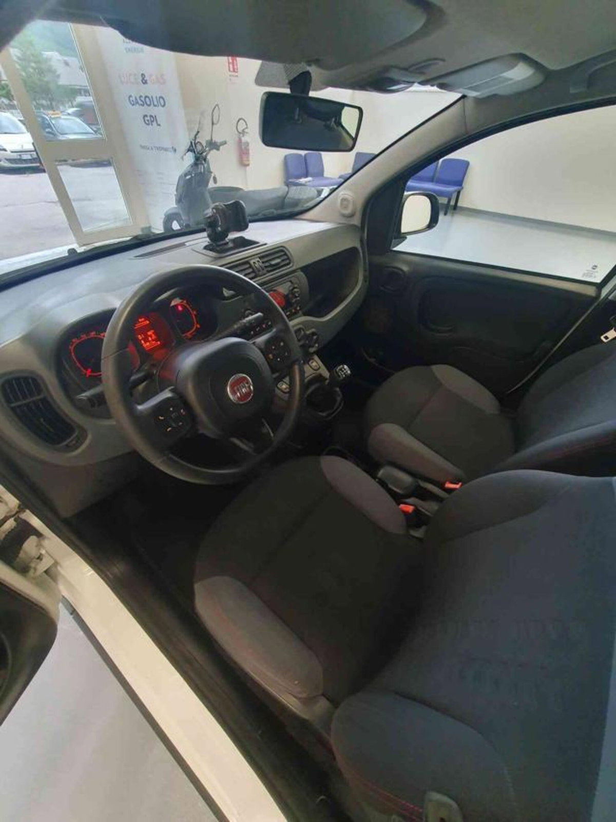 Fiat Panda 1.3 MJT 95 CV S&S 4x4 (6)