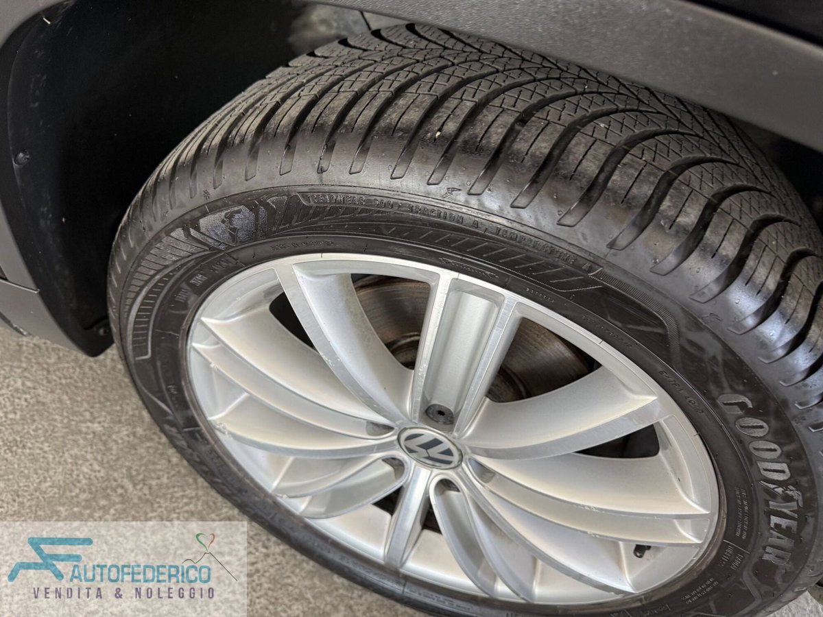 Volkswagen Tiguan 2.0 TDI 110 CV Sport & Style BlueMotion Tech. (18)