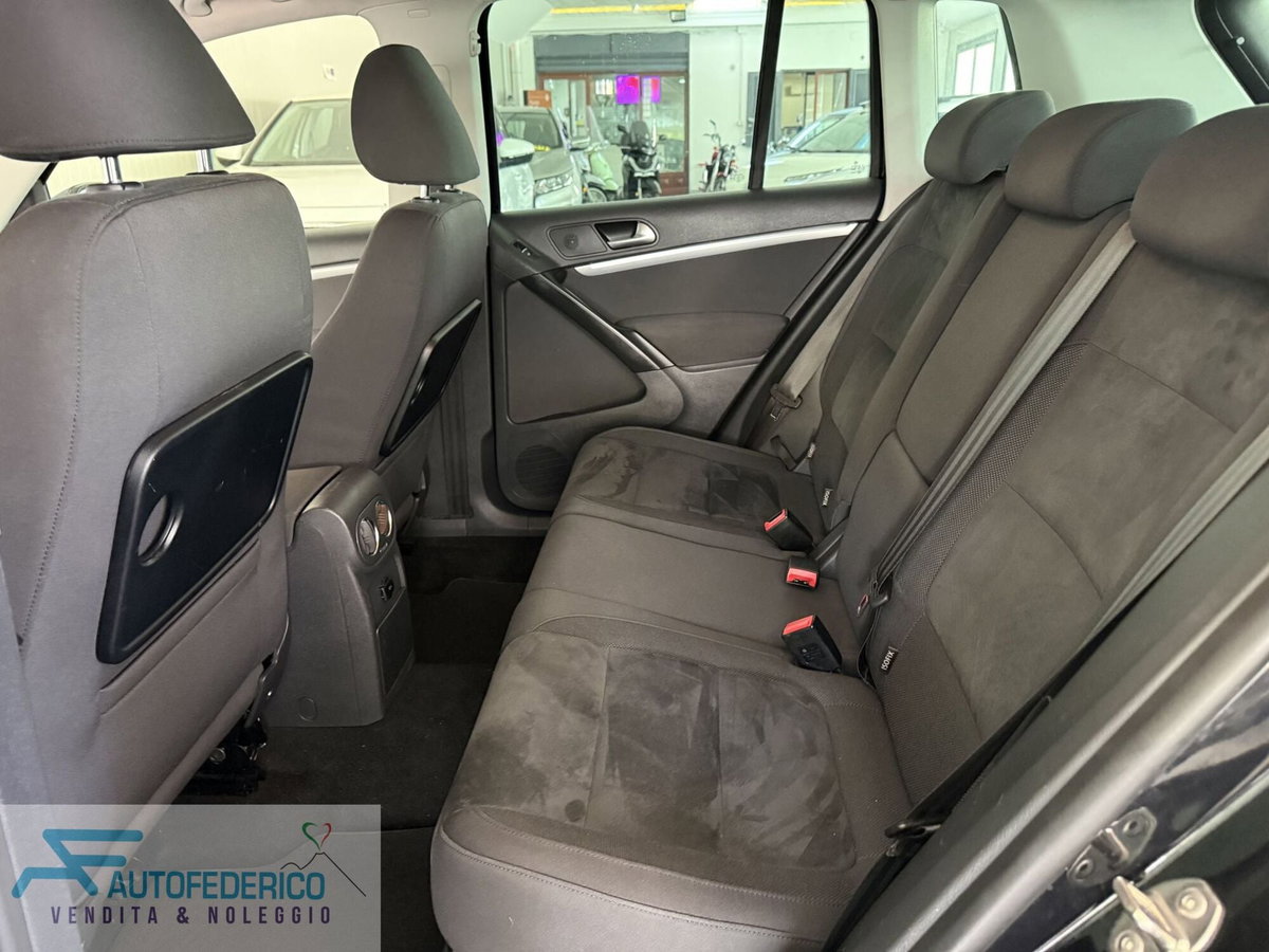 Volkswagen Tiguan 2.0 TDI 110 CV Sport & Style BlueMotion Tech. (9)
