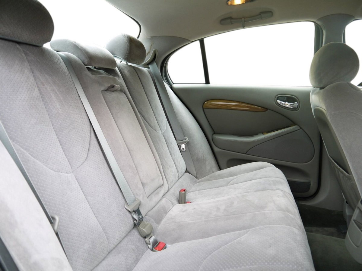 Jaguar S-Type 3.0 V6 Executive (10)