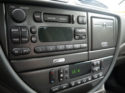 Jaguar S-Type 3.0 V6 Executive (13)