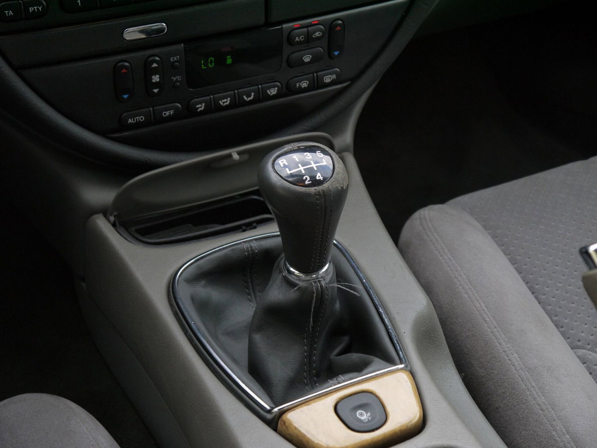 Jaguar S-Type 3.0 V6 Executive (15)