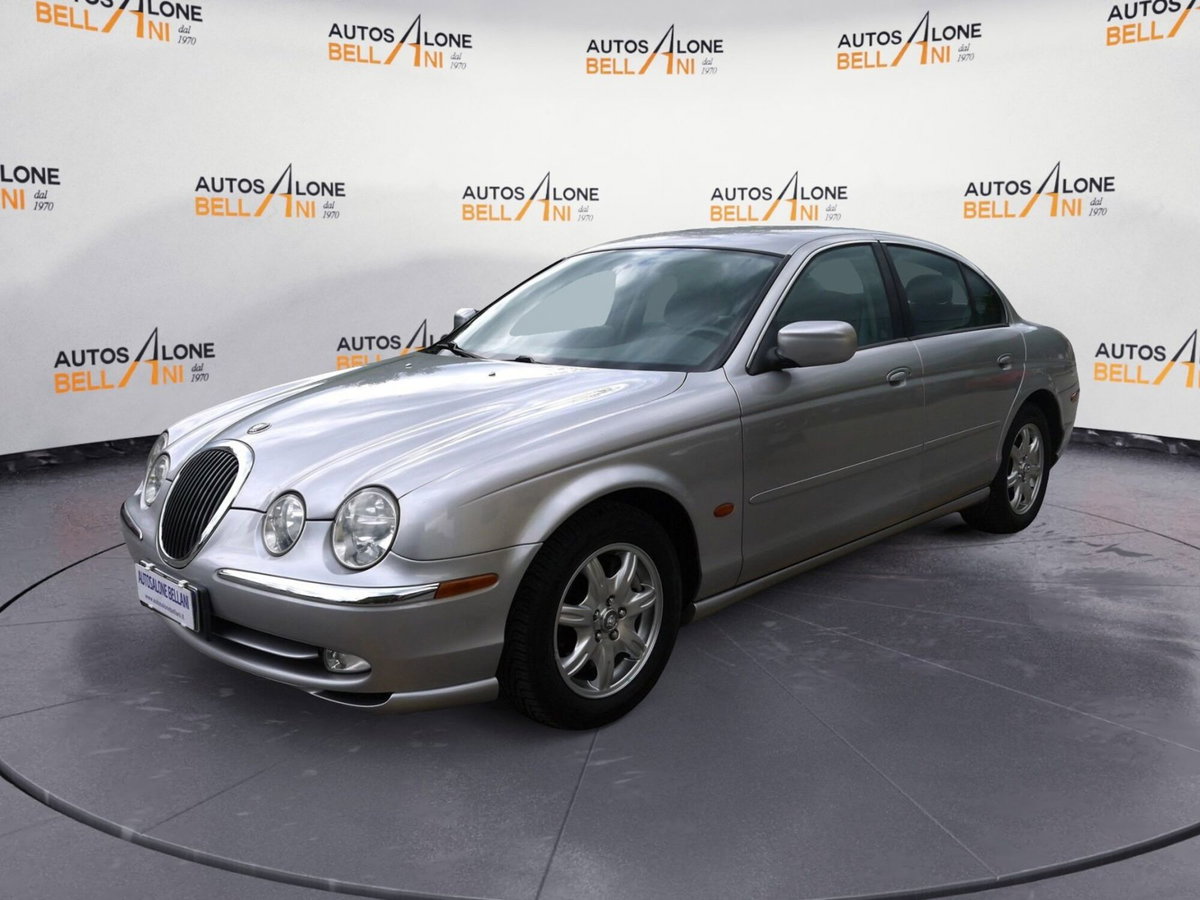 Jaguar S-Type 3.0 V6 Executive (3)