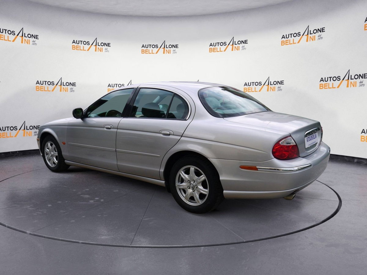 Jaguar S-Type 3.0 V6 Executive (4)