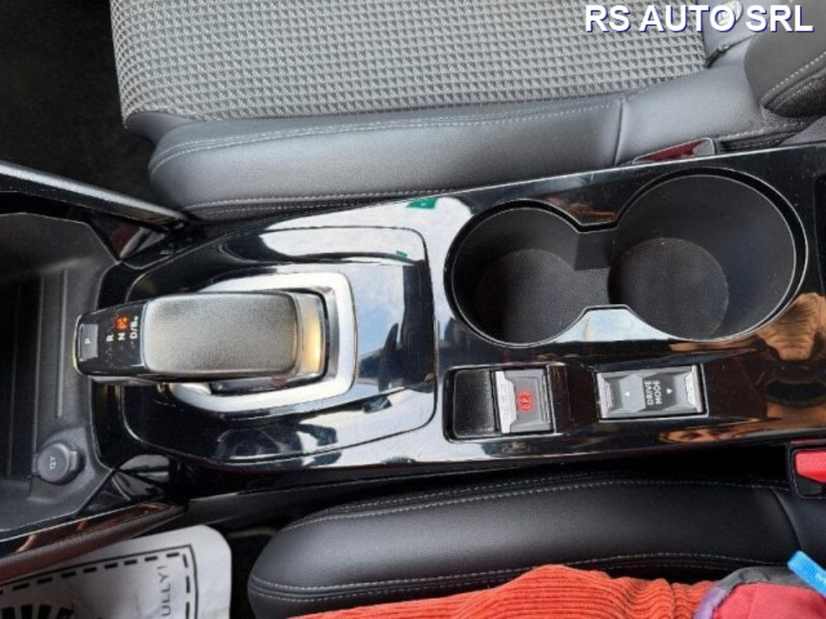 Peugeot 2008 motore elettrico 136 CV GT Line (10)