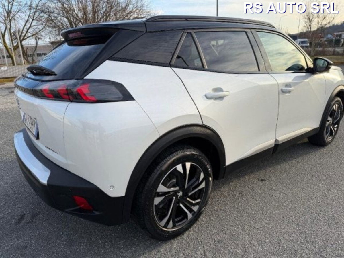 Peugeot 2008 motore elettrico 136 CV GT Line (4)