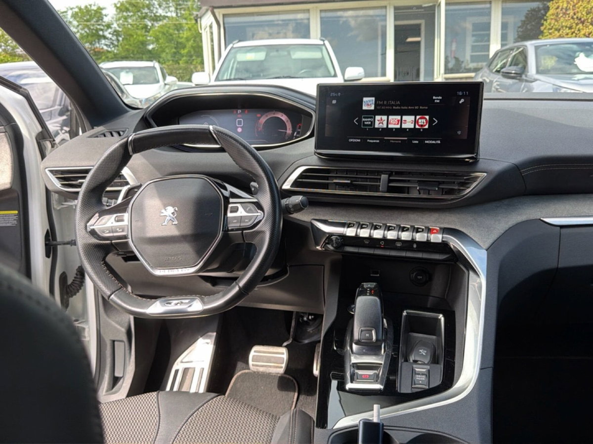 Peugeot 3008 PureTech Turbo 130 S&S EAT8 GT (13)