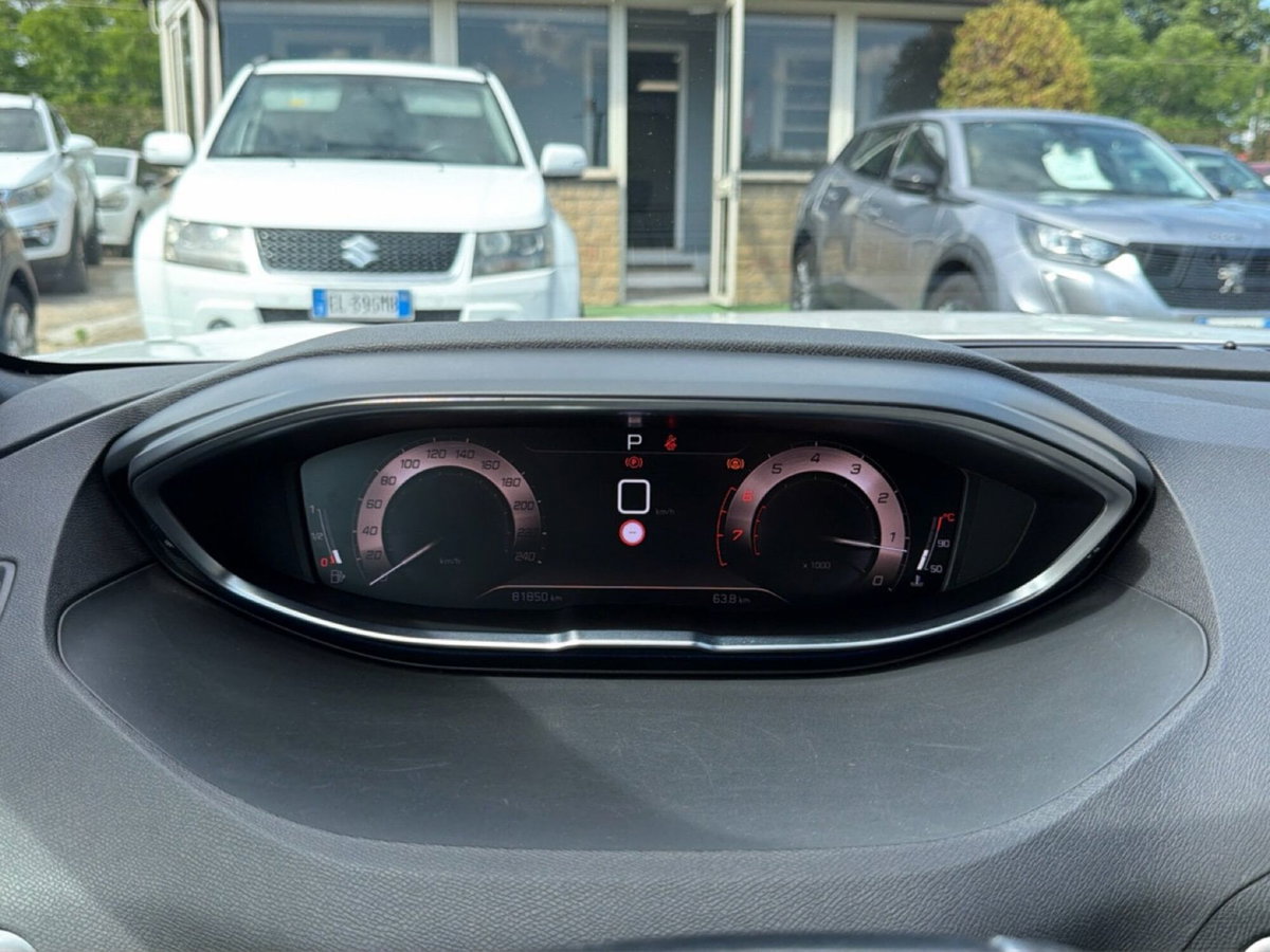 Peugeot 3008 PureTech Turbo 130 S&S EAT8 GT (17)